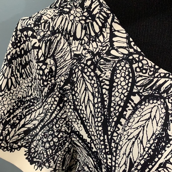 Adorable LOFT top cream black sz M - Picture 2 of 8